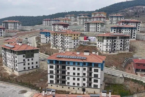 Depremzedeler yeni evlerine kavuştu! 'Artık deprem korkusu yaşamayacağız”